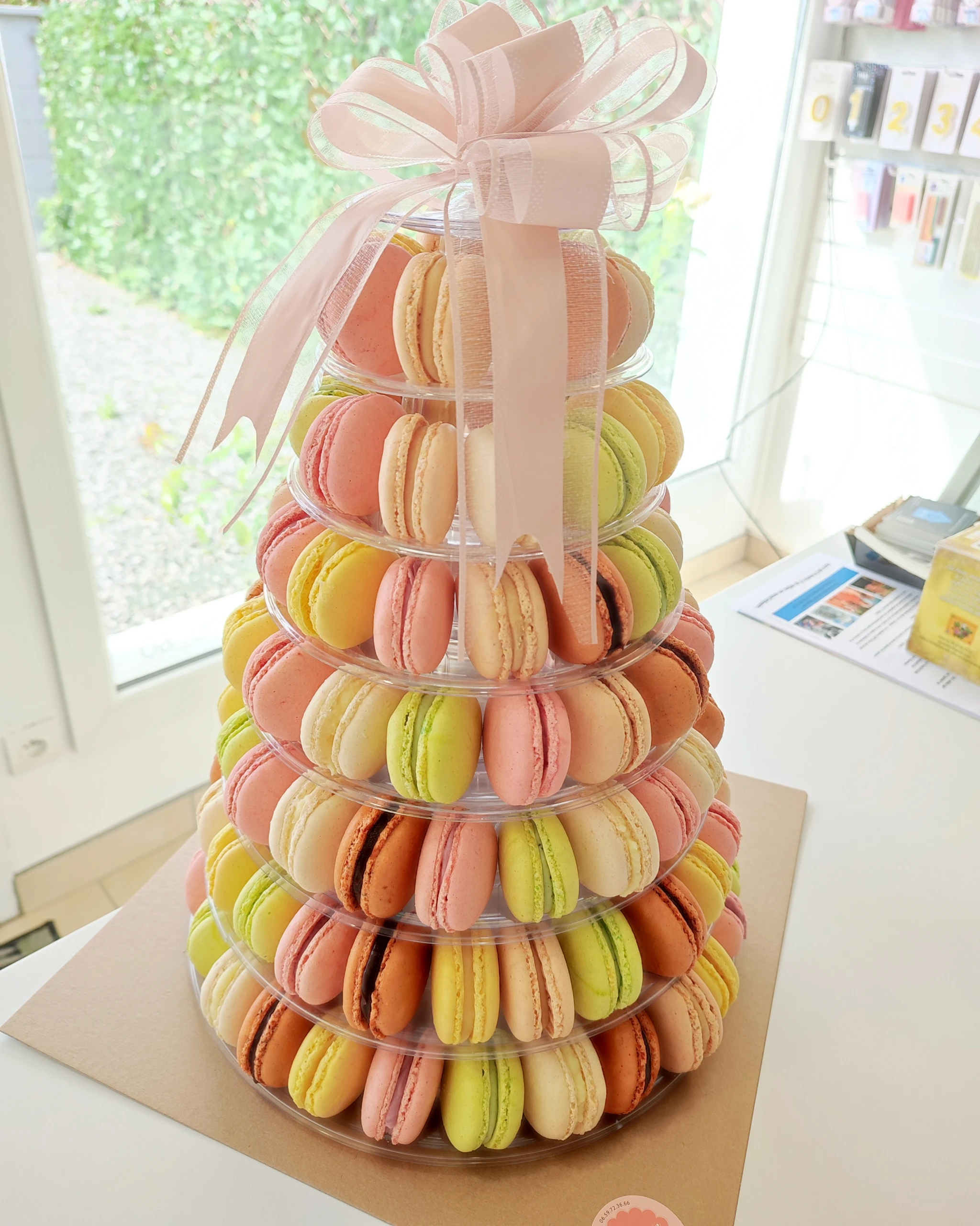 Pièce montée de macarons